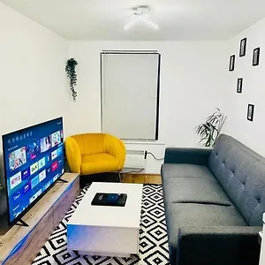 Luxury In Town Centre Halifax